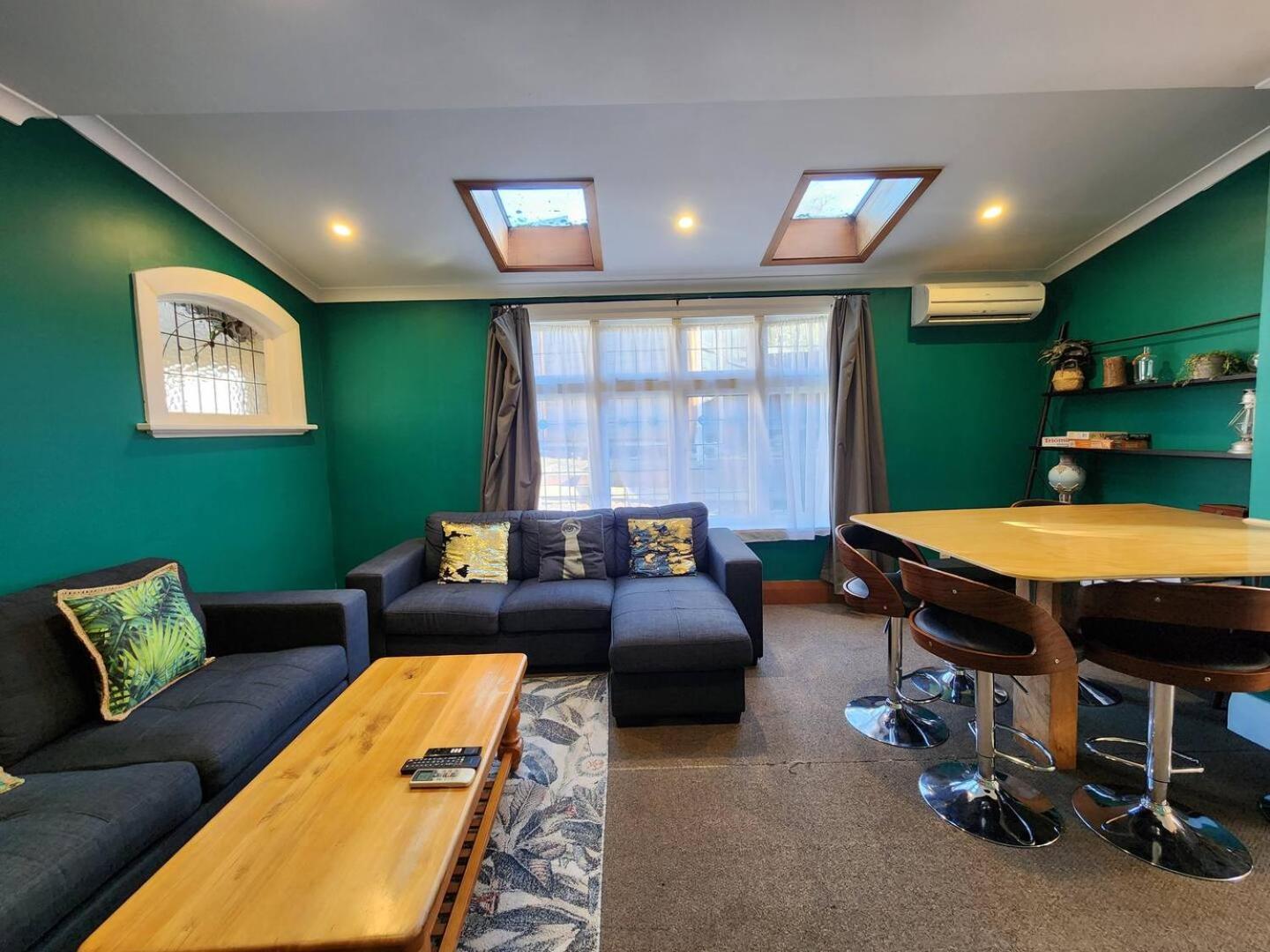 A Stone'S Throw From Town Main House Hotell Dunedin Eksteriør bilde
