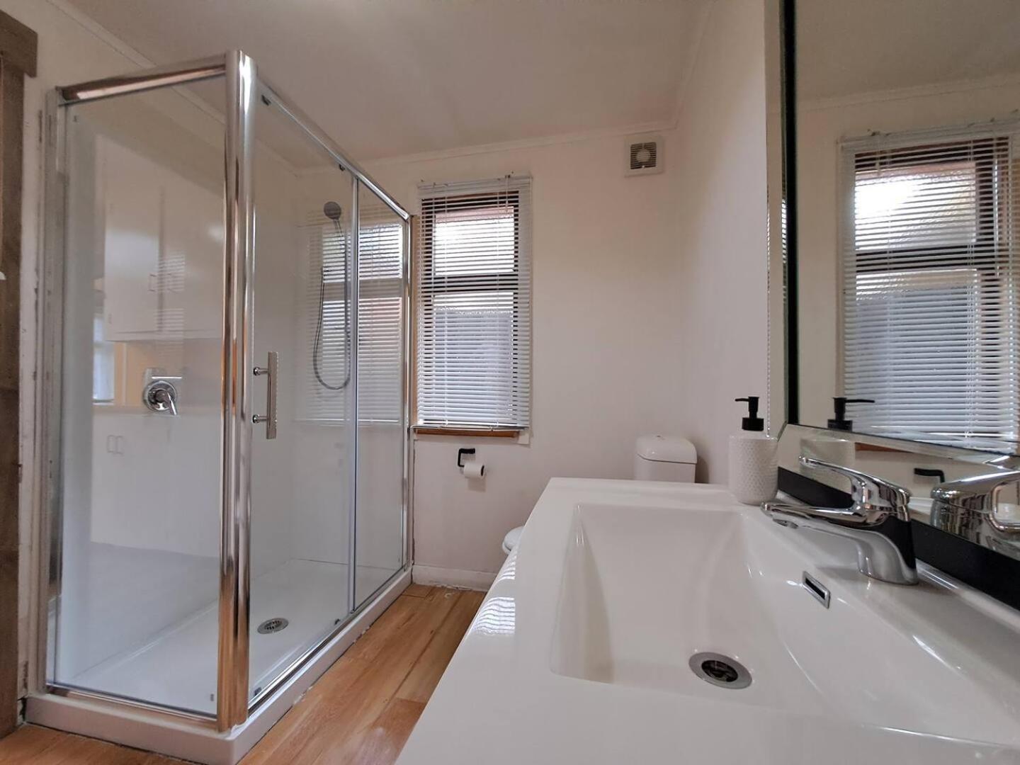 A Stone'S Throw From Town Main House Hotell Dunedin Eksteriør bilde