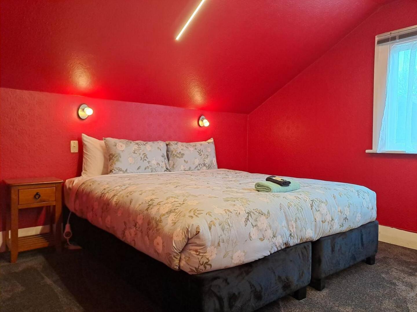 A Stone'S Throw From Town Main House Hotell Dunedin Eksteriør bilde