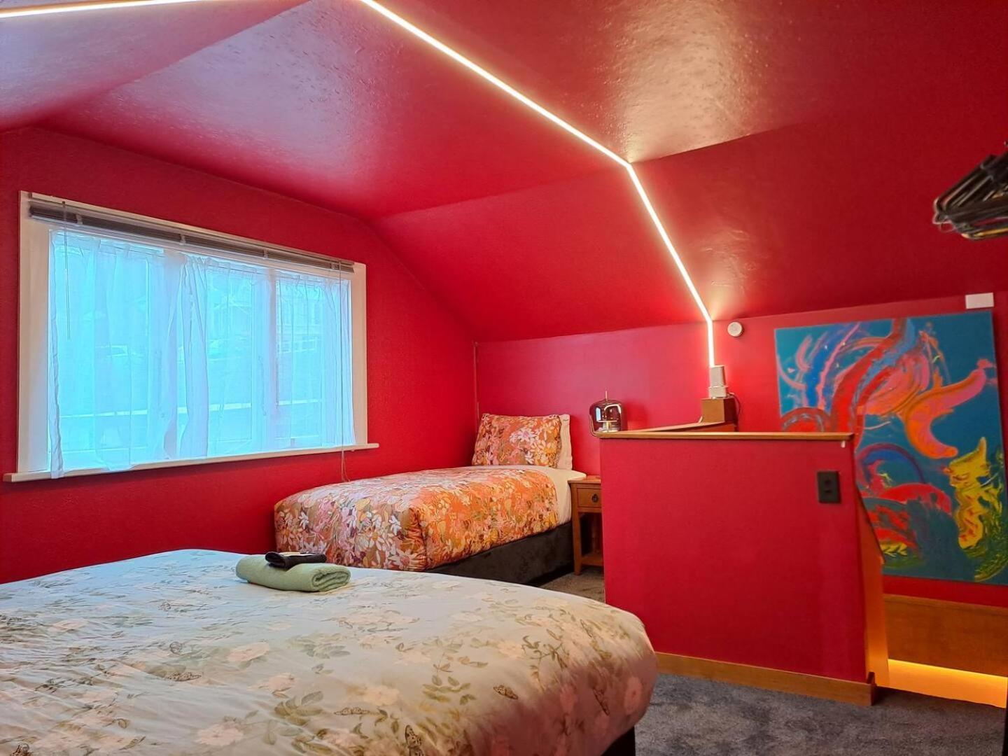 A Stone'S Throw From Town Main House Hotell Dunedin Eksteriør bilde